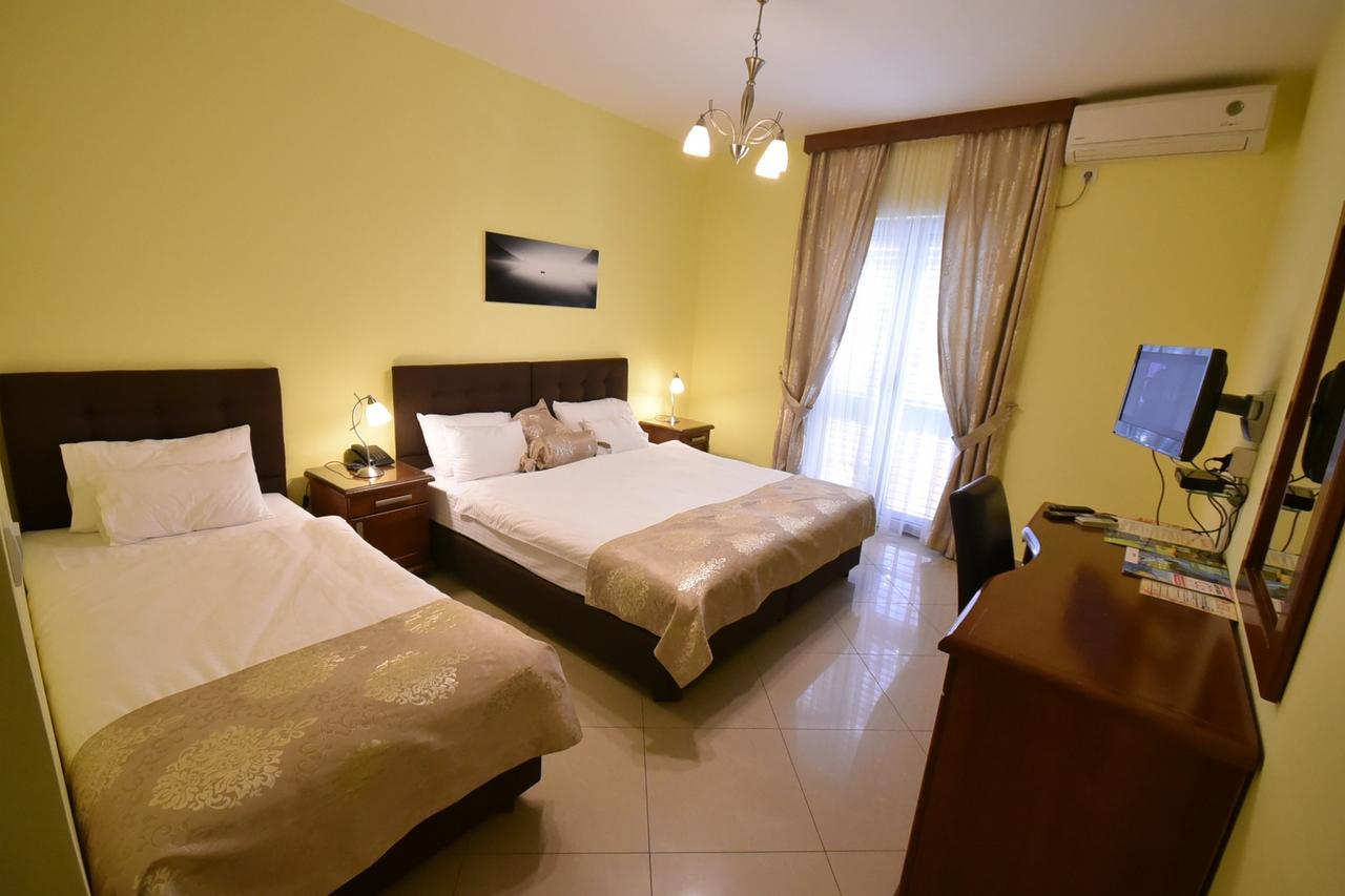 Hotel Ellena Herceg Novi Ngoại thất bức ảnh